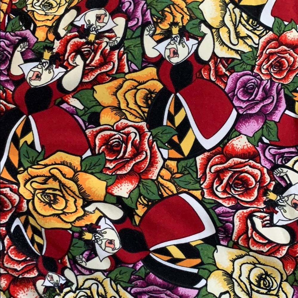 TC2 red queen LulaRoe leggings